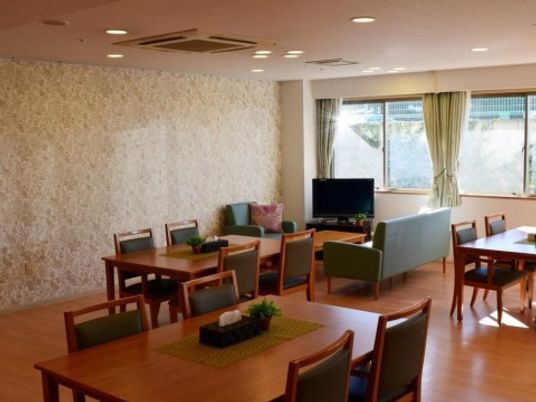 快適な共有ダイニングルーム