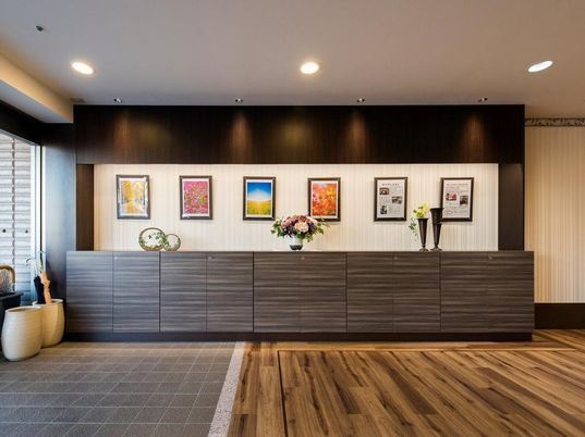 応対スペースの落ち着いたフロント