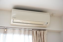 壁掛けエアコンの部屋