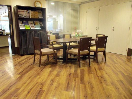 温かみのある応接スペース