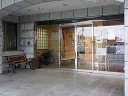 エントランスのガラス戸