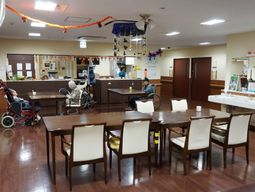 明るい食堂の一角