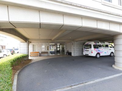 明るいエントランス風景