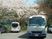 送迎車と桜の外観  