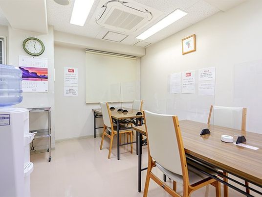 明るい食堂  