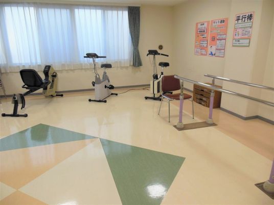 機能訓練室の運動器具  