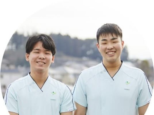 スタッフの屋外での集合  