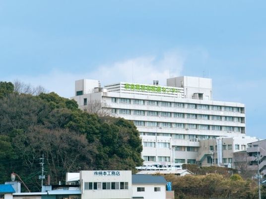 病院のような外観  