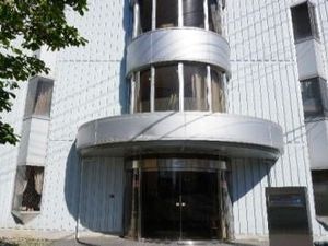 建物の正面外観  