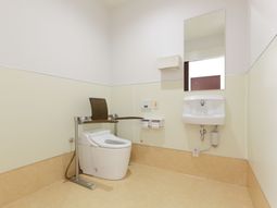 バリアフリートイレの一室