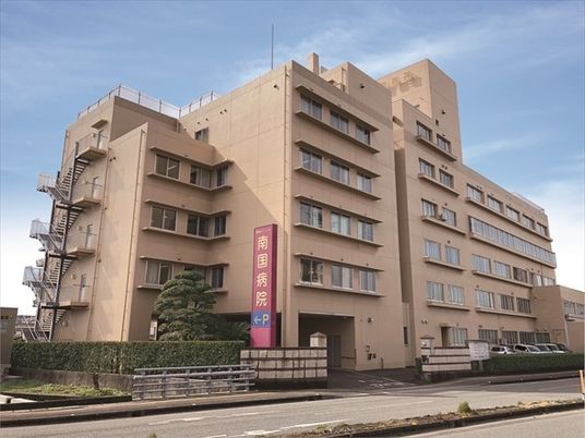 病院外観  