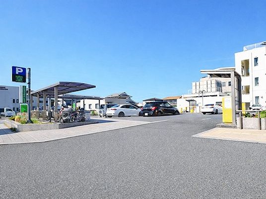 車寄せのある外観  