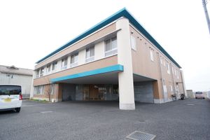 広々とした施設のエントランス