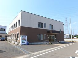 清潔感ある外観の施設