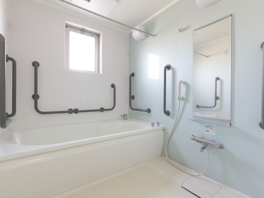 バリアフリーの浴室