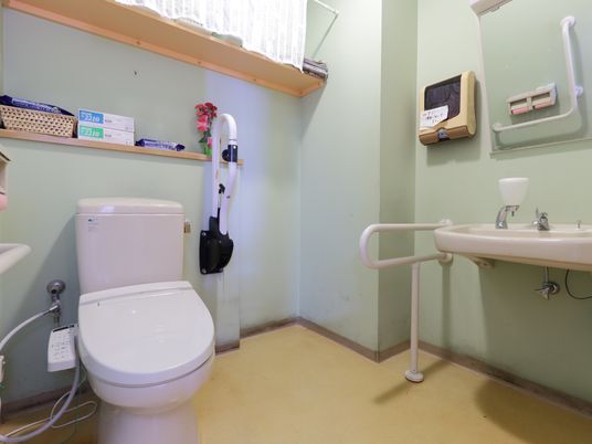 バリアフリーなトイレ空間