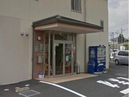 施設の正面入口