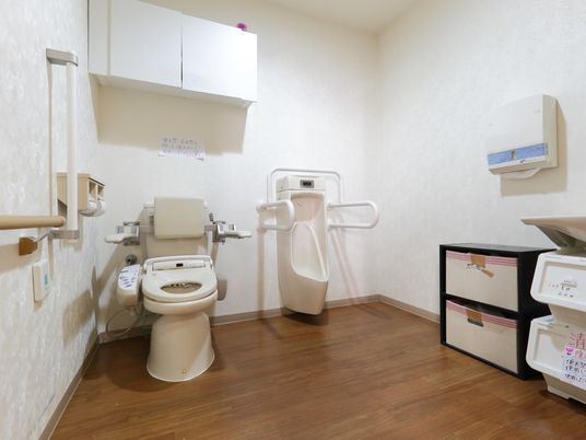 バリアフリー対応のトイレ