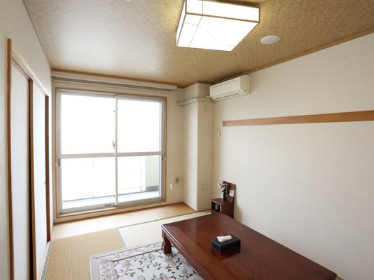 和風の落ち着いた居室