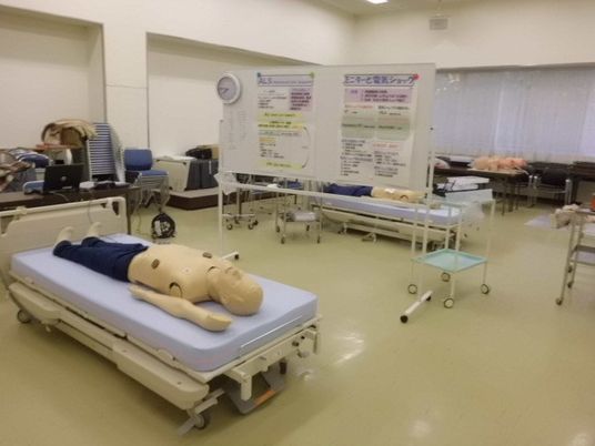 機能訓練室のベッド  