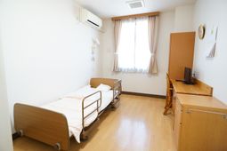 明るい居室の一角