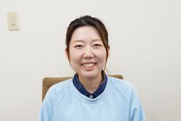 明るい表情のスタッフ