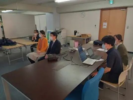 打ち合わせする会議室  