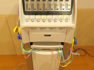 機器が並ぶ機能訓練室  