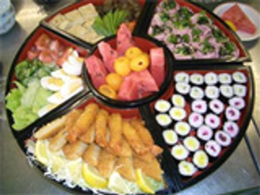 色とりどりの盛り合わせ料理