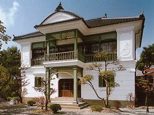 洋風の建物外観  