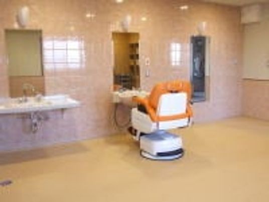 広々とした理美容室