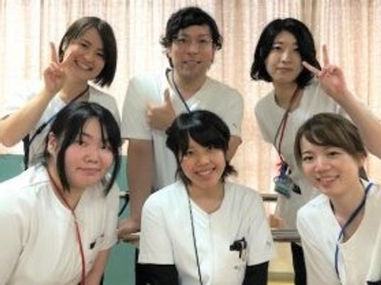 スタッフ6人の集合  