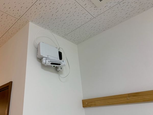 通信機器のある部屋