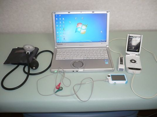 医療機器のある機能訓練室  
