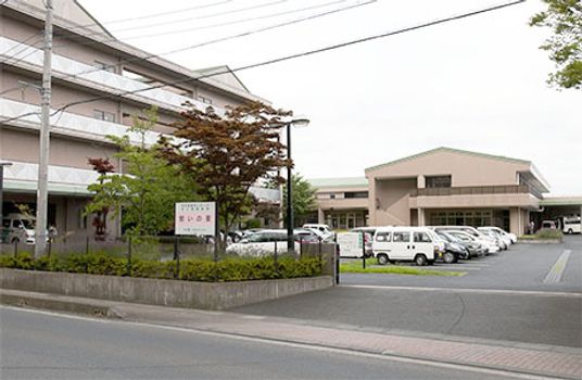広々とした外観