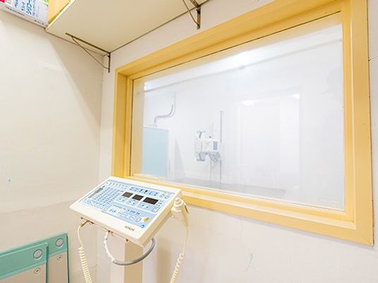 機器のある浴室入口