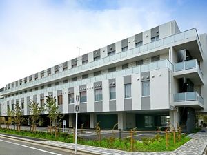 モダンな建物の外観