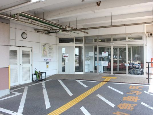 車椅子対応の出入口  