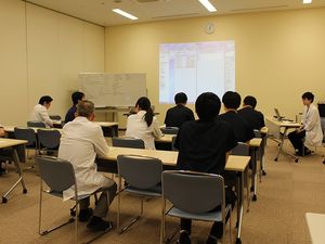 研修中の多目的室  
