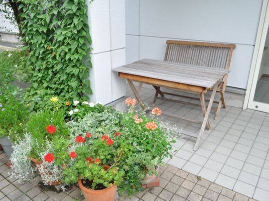 花と木のテラス  