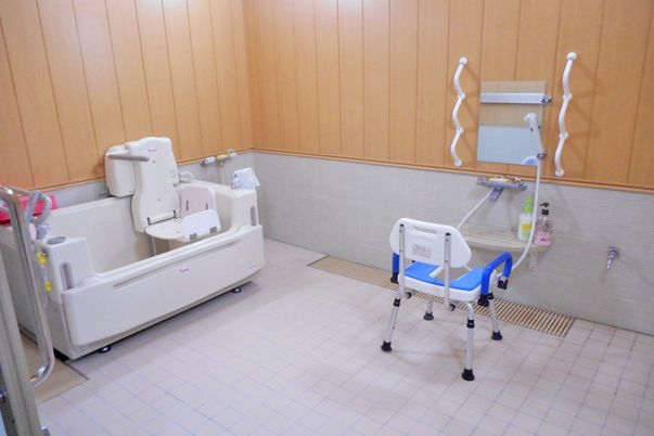 安全で便利な浴室