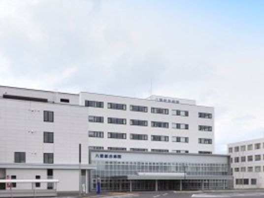 明るい施設外観  