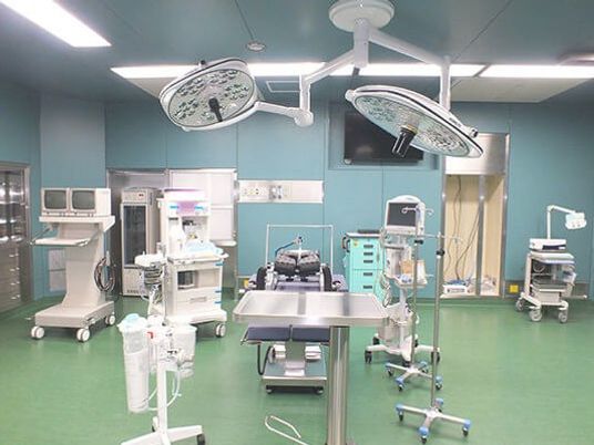 機器が並ぶ部屋