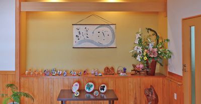 温かな装飾が施された居室