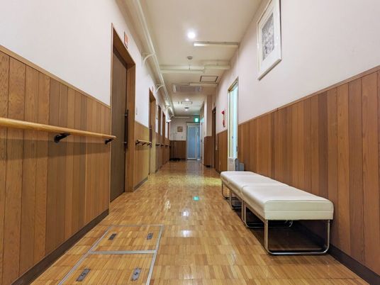 明るい廊下  