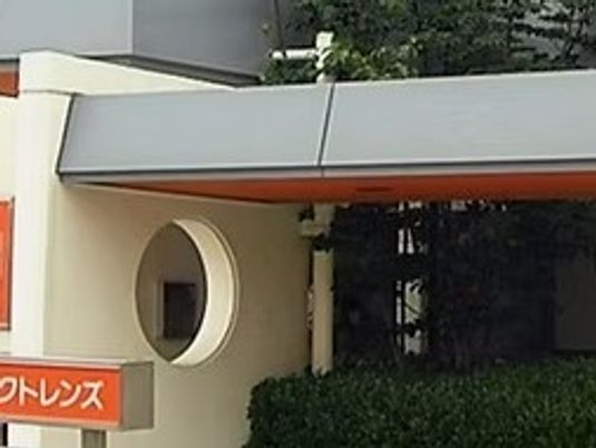 施設の外観入口  