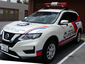 救急車両の停車場面  
