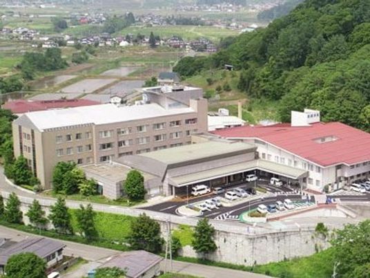 山あいの建物外観  
