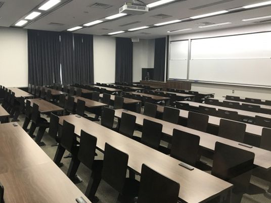 会議室のような多目的室  
