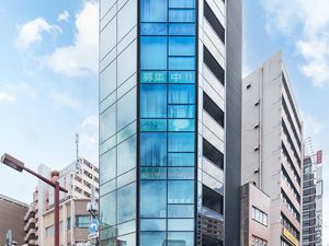 都会の建物外観  